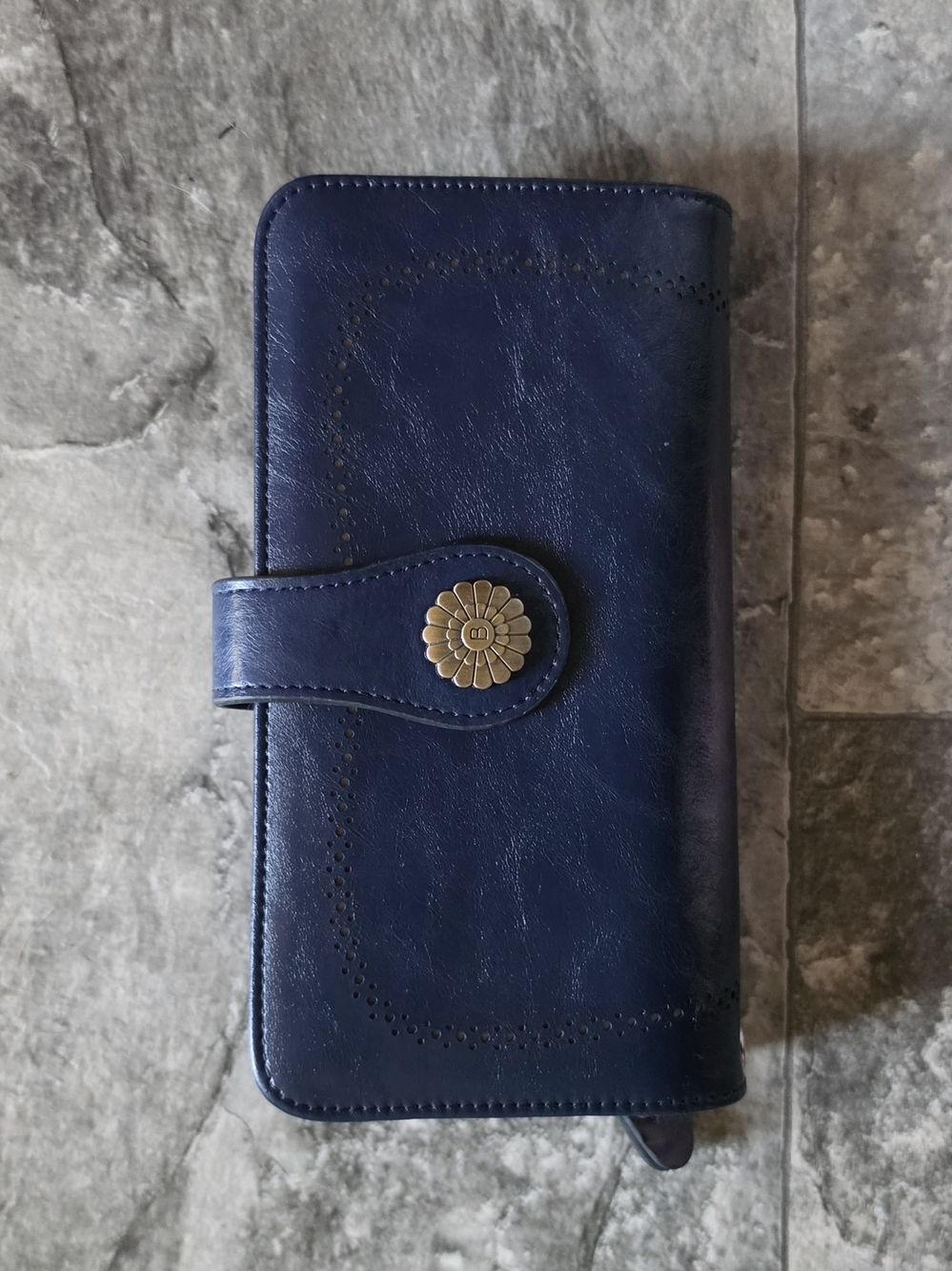 Sendefn Women’s Navy Blue Floral-Button Faux Leather Wallet With Strap BNIB